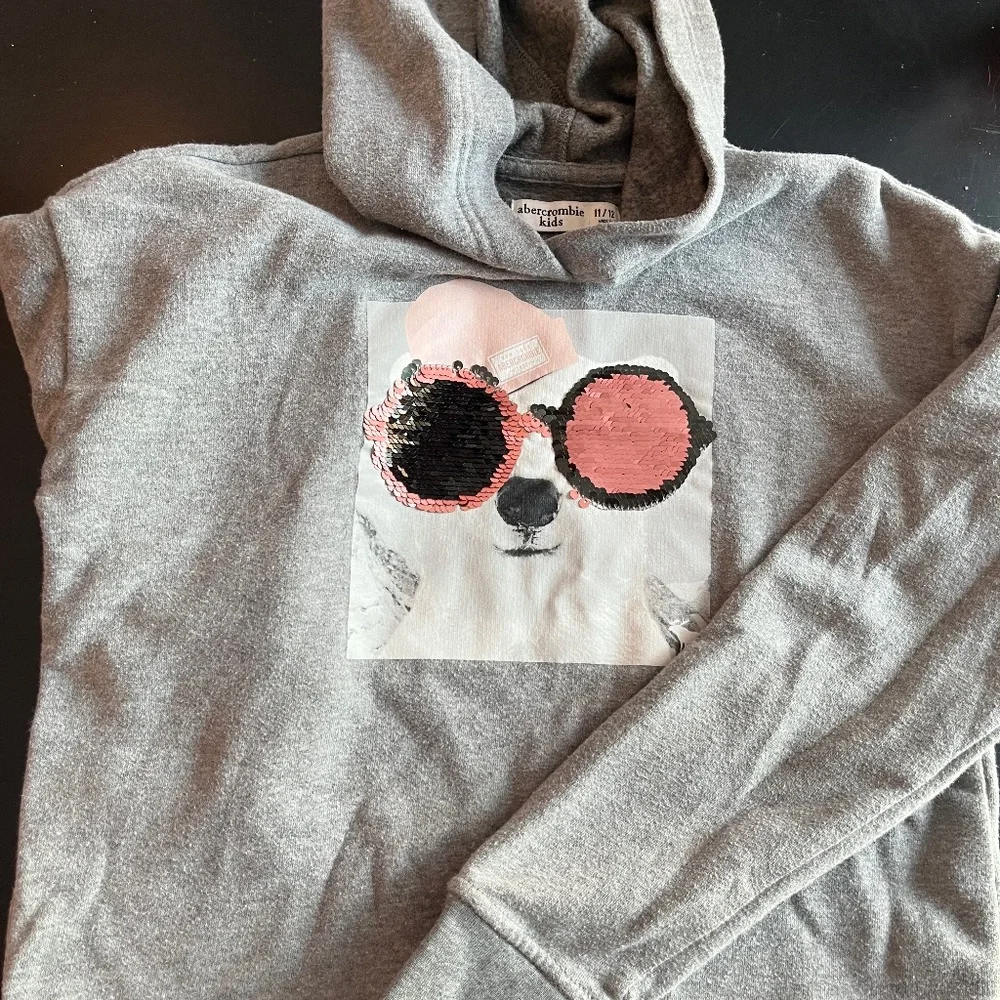 Sweatshirt - Picture 1 of 1